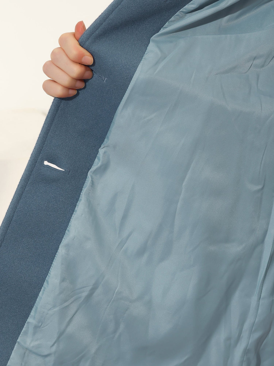 Juliana | Light Trench Coat Modern Elegance